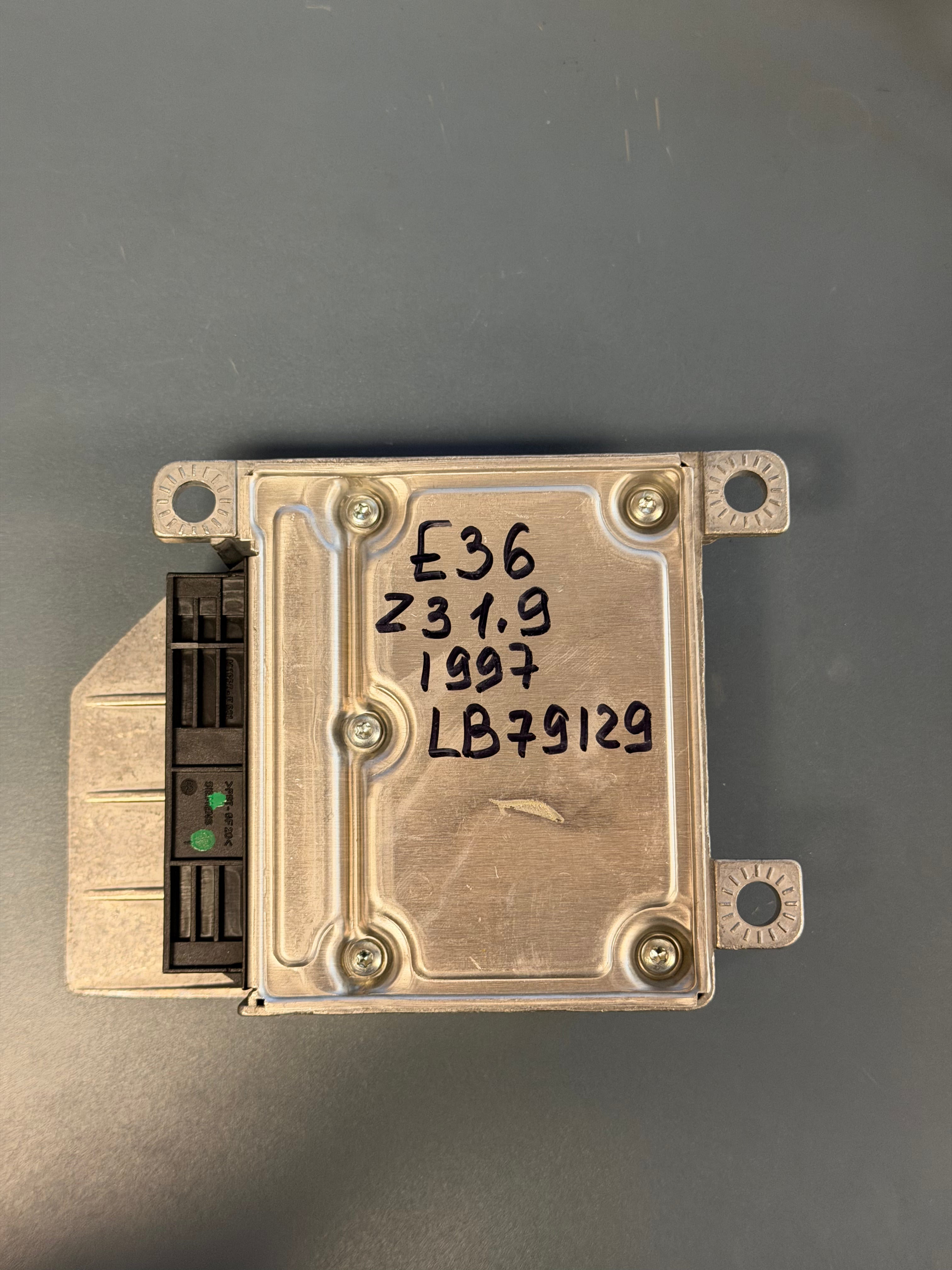 Airbag Control Module  E36 8374798