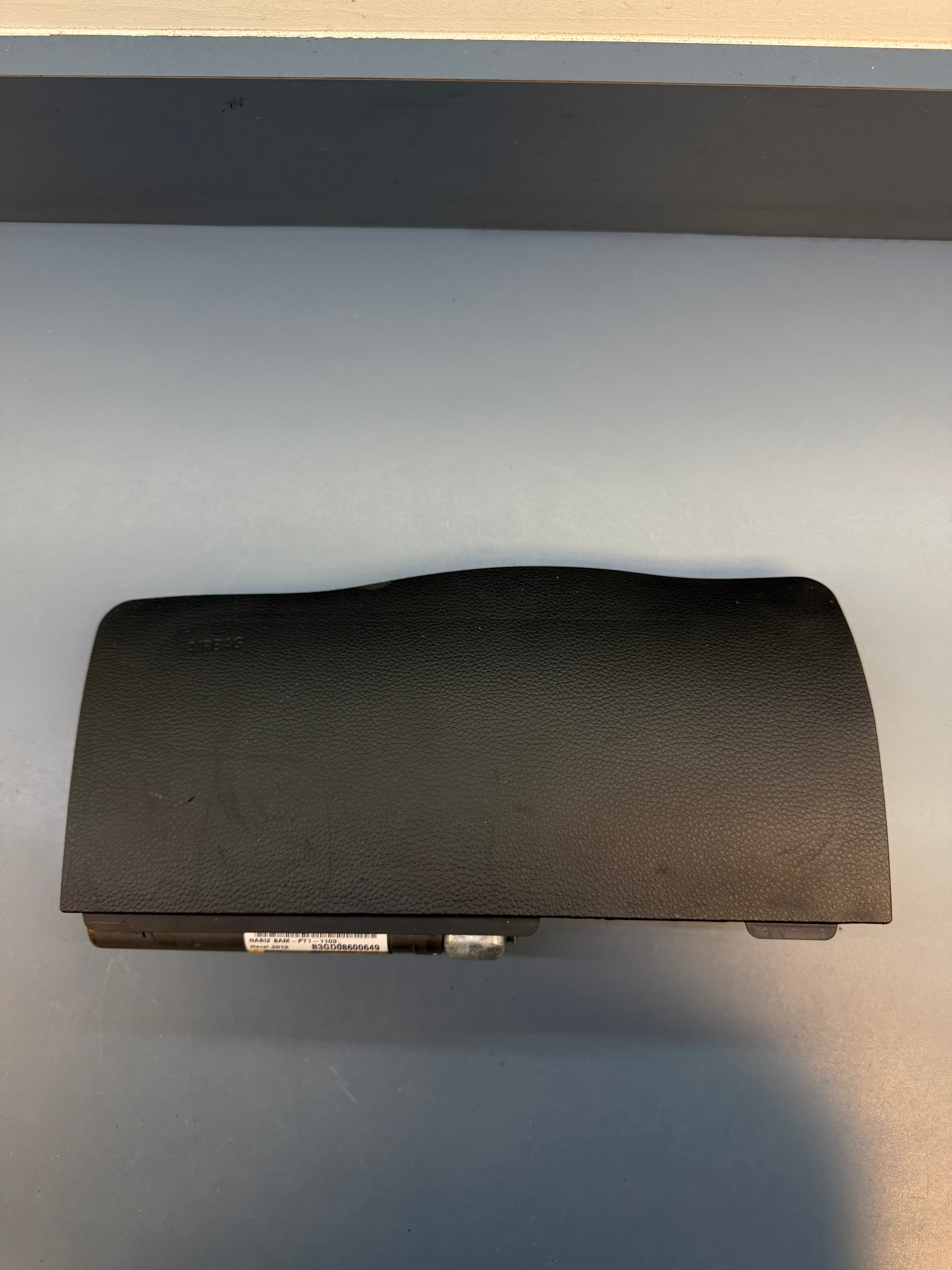 BMW E88 Driver side Knees Airbag KU698499404P