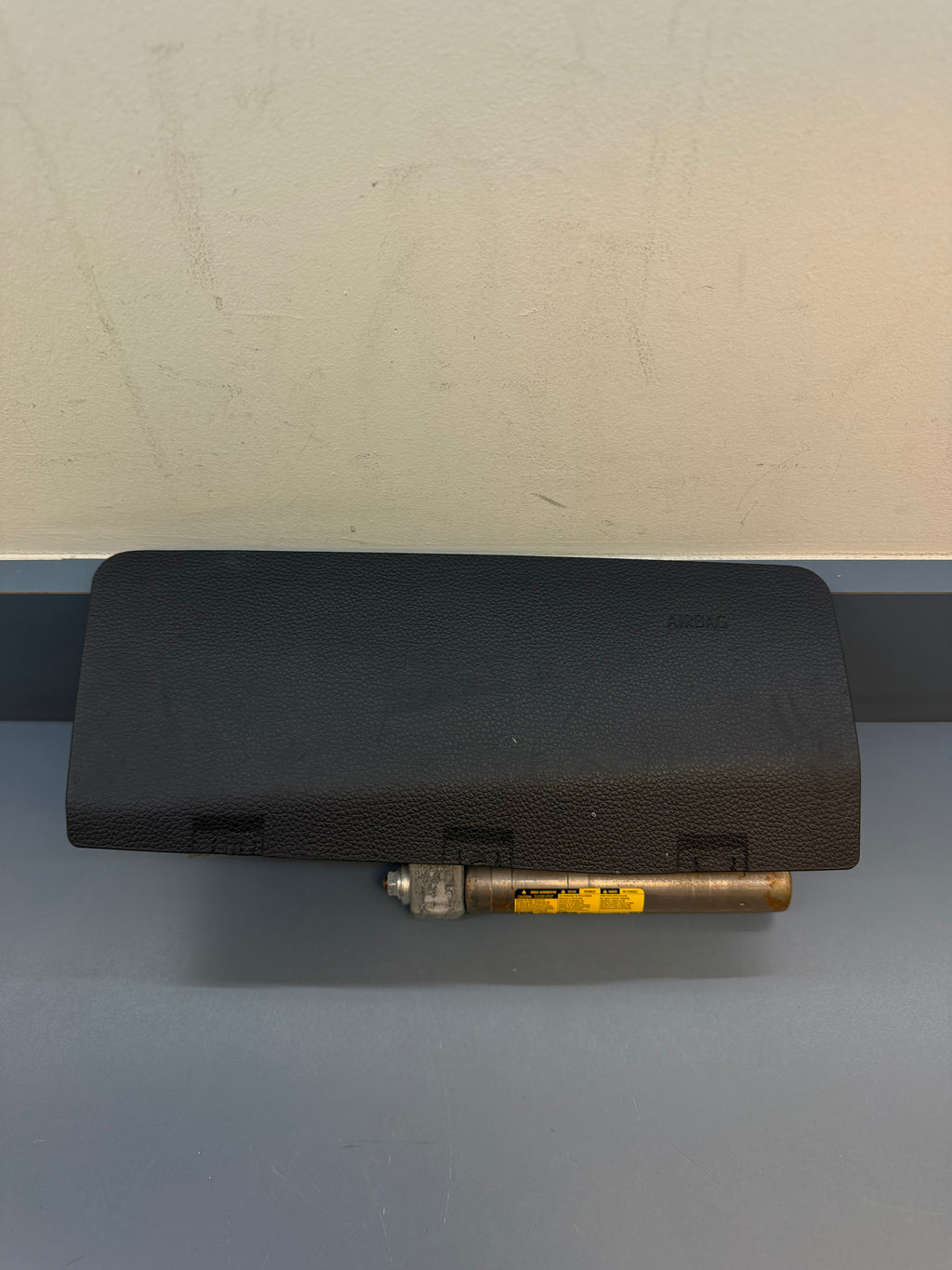 BMW E88 Right side Knees Airbag KV698499506Z