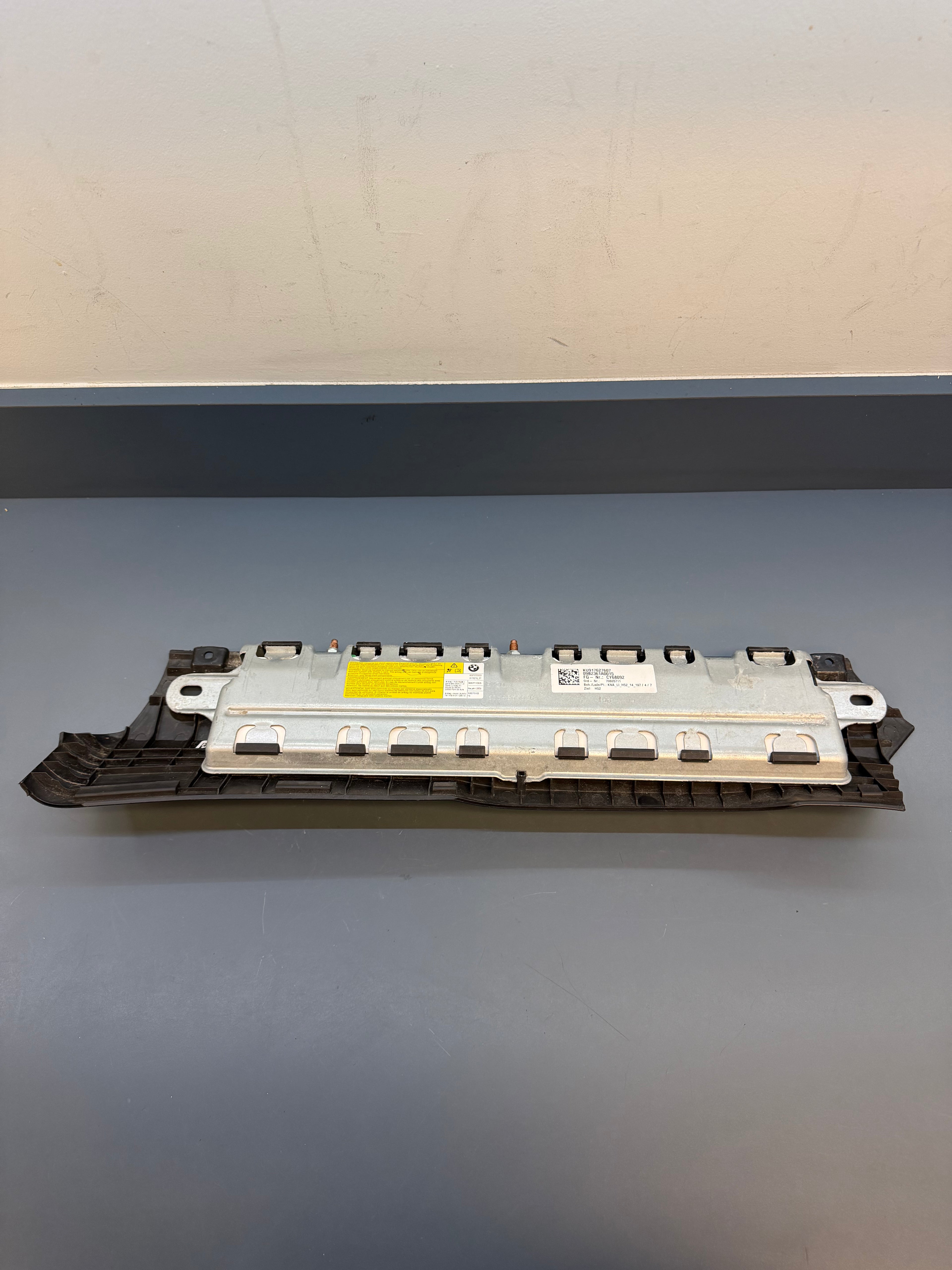 BMW F02 Right side Knees Airbag  KU917627607