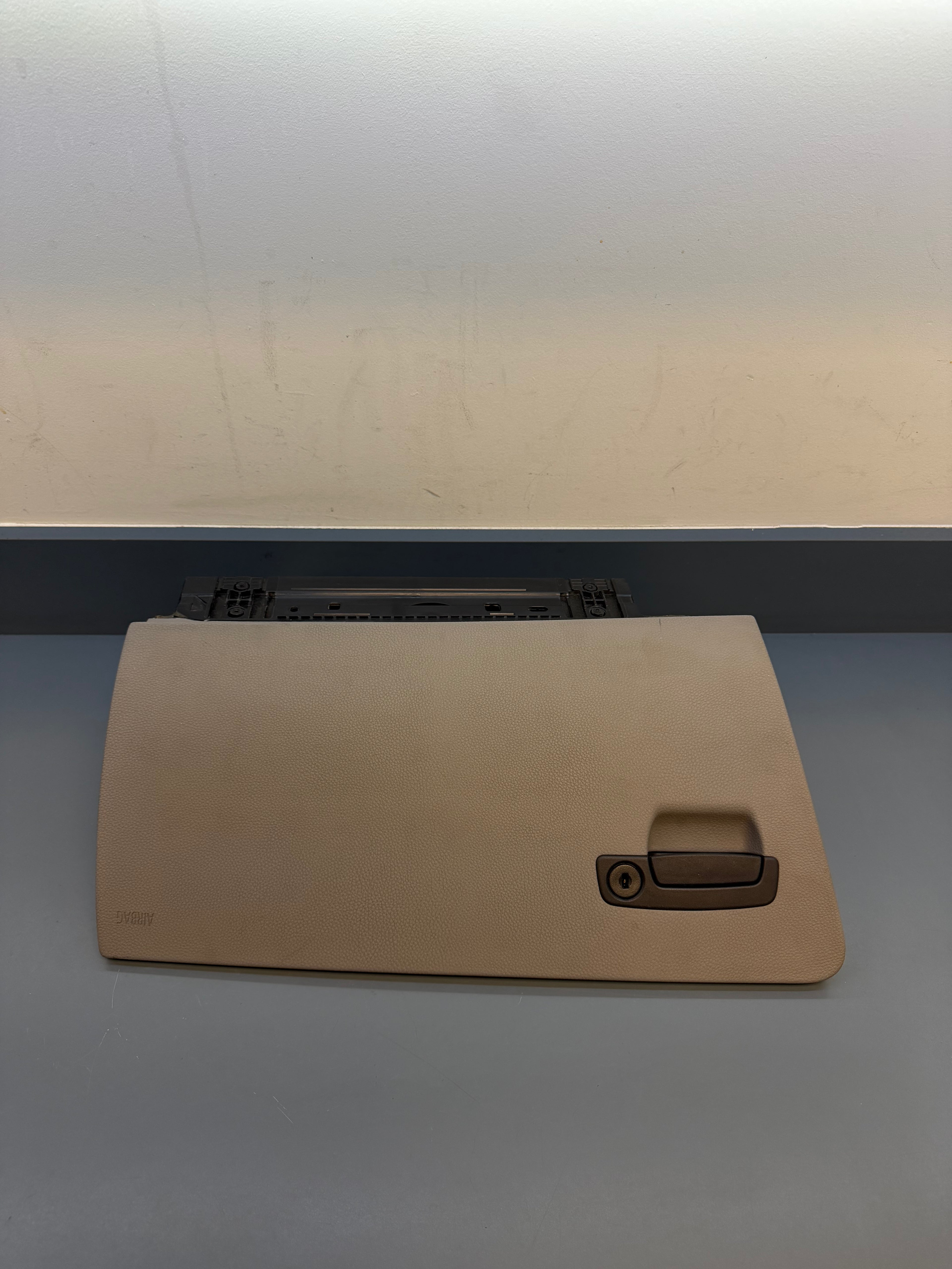 BMW E93 Right side Knees Airbag KV7151338050