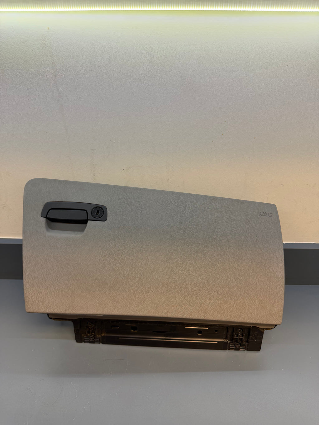 BMW E93 Right side Knees Airbag KV7151338050