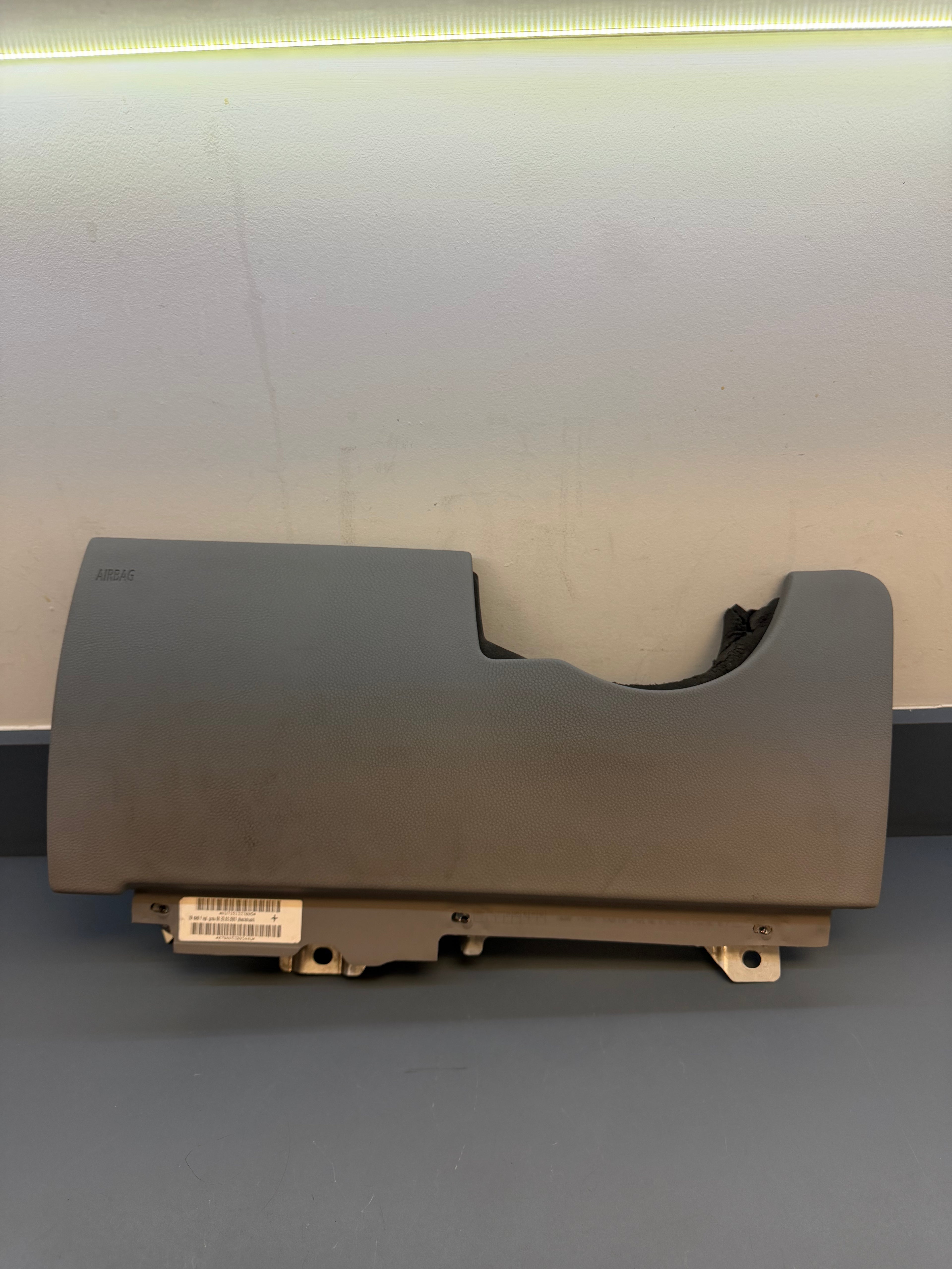 BMW E93 Left side Knees Airbag KF715133708Q