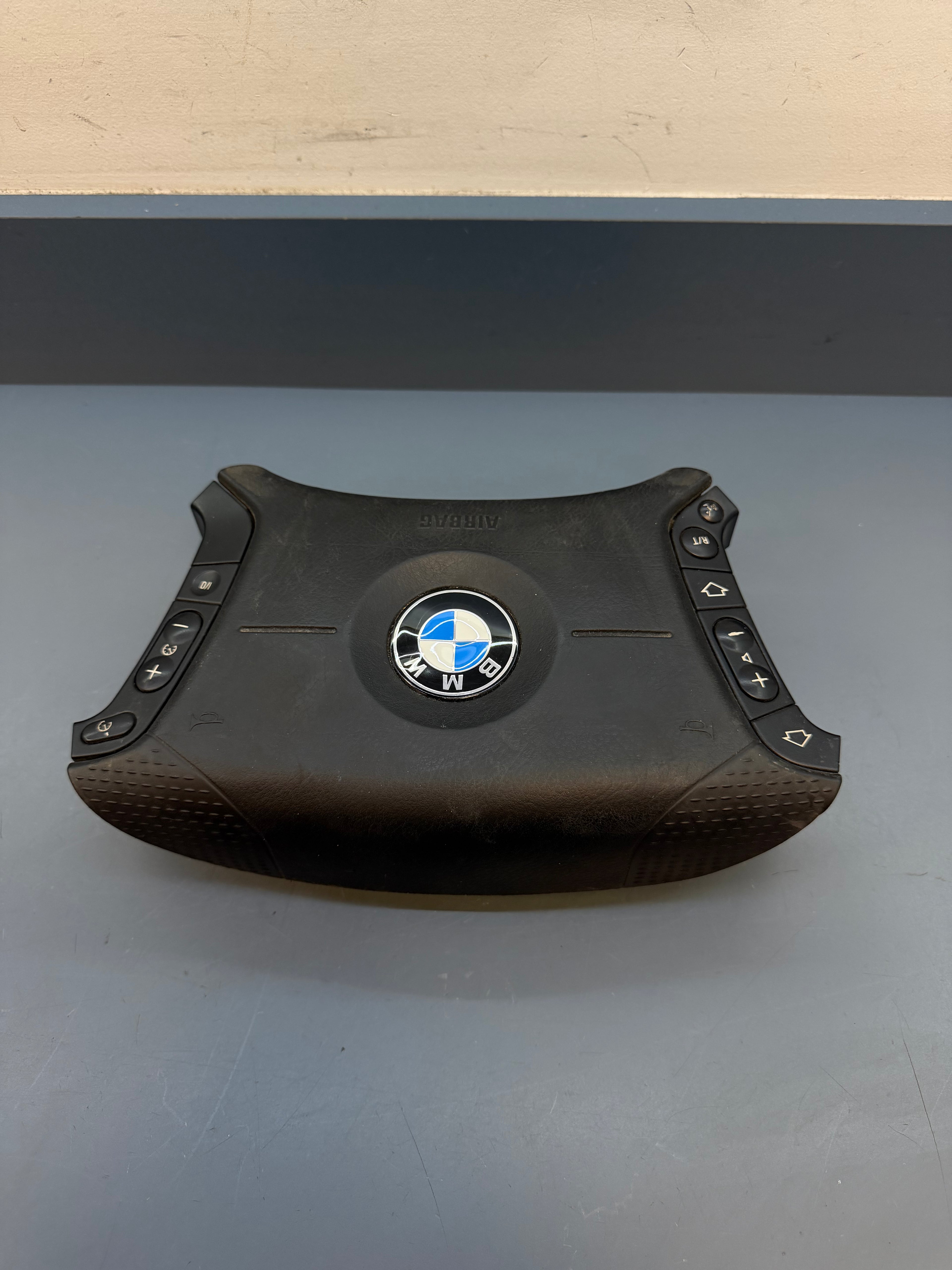 BMW E46 Steering Wheel Airbag square 33675789307E
